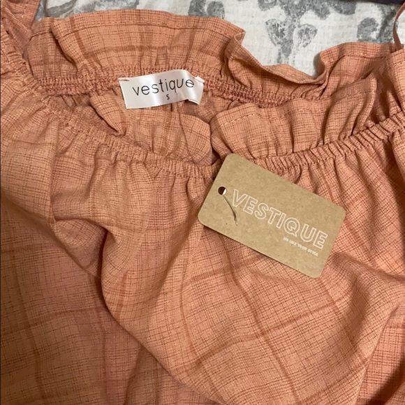 Vestique off the shoulder crop - Picture 2 of 2